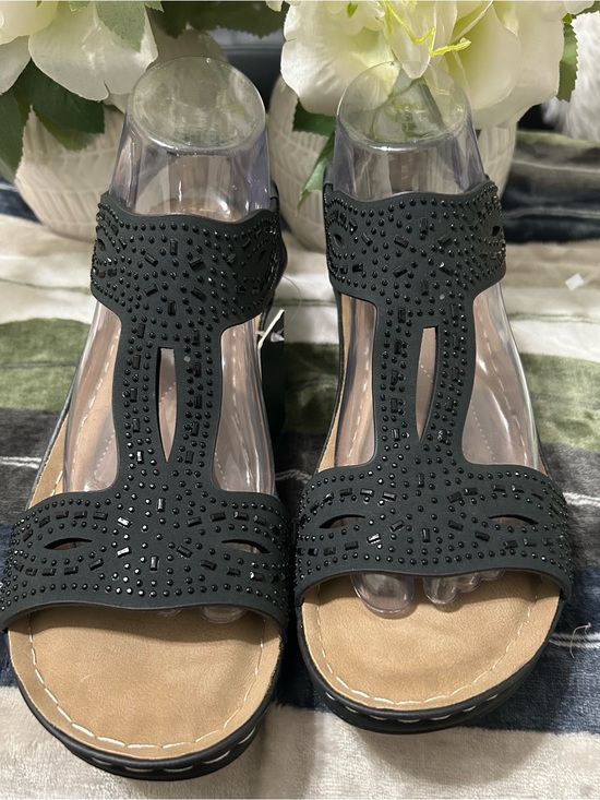 American Exchange Shoes - NWT American Exchange Black Beaded T-Strap Sandals Size 11W